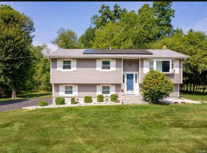 1 N Amundsen Ln
